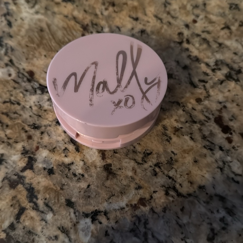 Mally blush - Picture 2 of 4